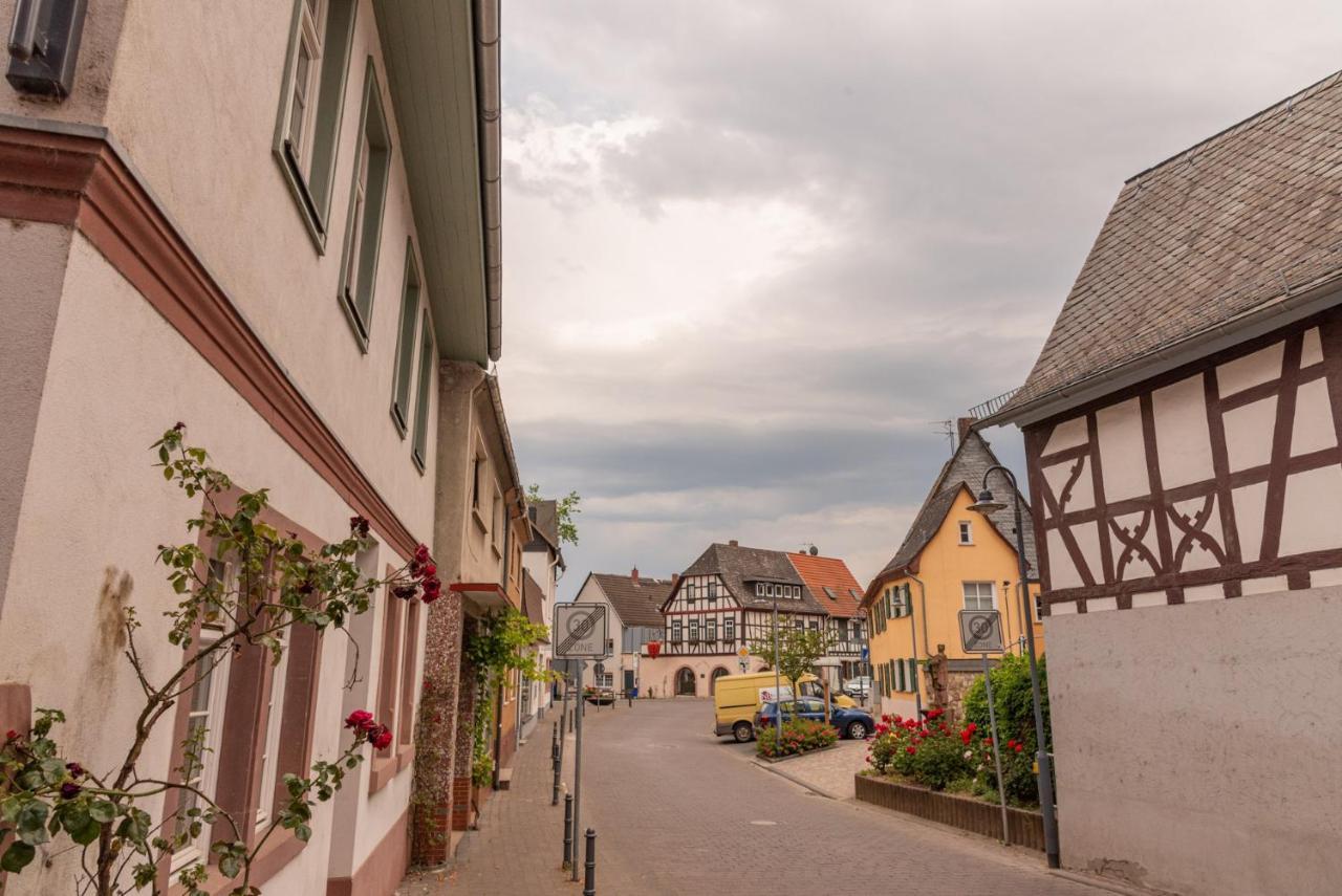 Designer Unterkunft In 15. Jahrhundert Altbau 75 M² Fuer Max. 4 Personen Appartement Eltville am Rhein Buitenkant foto