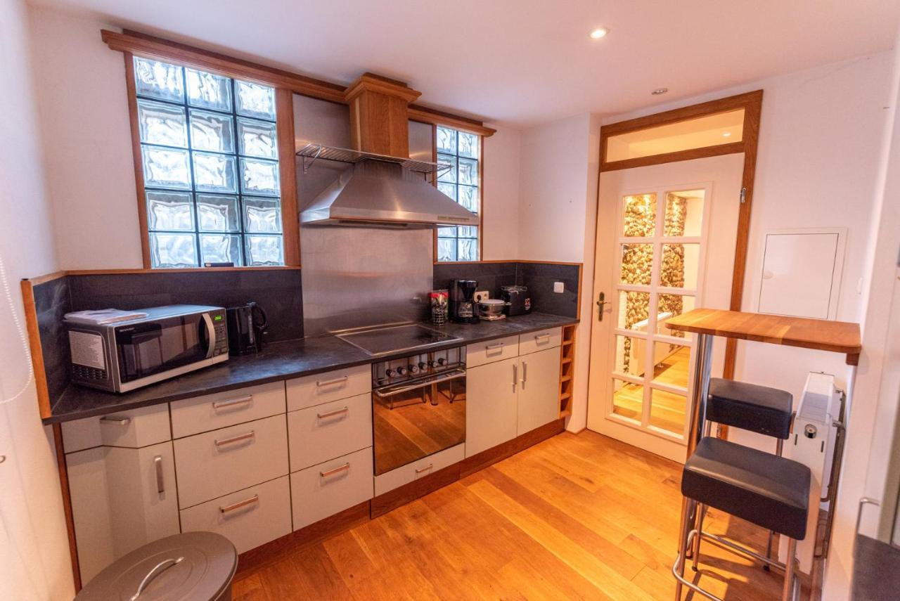 Designer Unterkunft In 15. Jahrhundert Altbau 75 M² Fuer Max. 4 Personen Appartement Eltville am Rhein Buitenkant foto