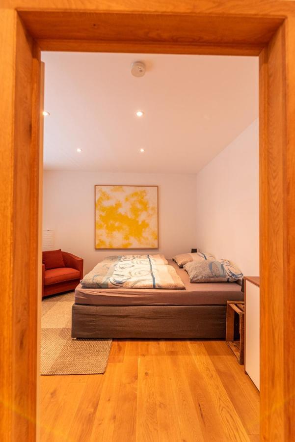 Designer Unterkunft In 15. Jahrhundert Altbau 75 M² Fuer Max. 4 Personen Appartement Eltville am Rhein Buitenkant foto