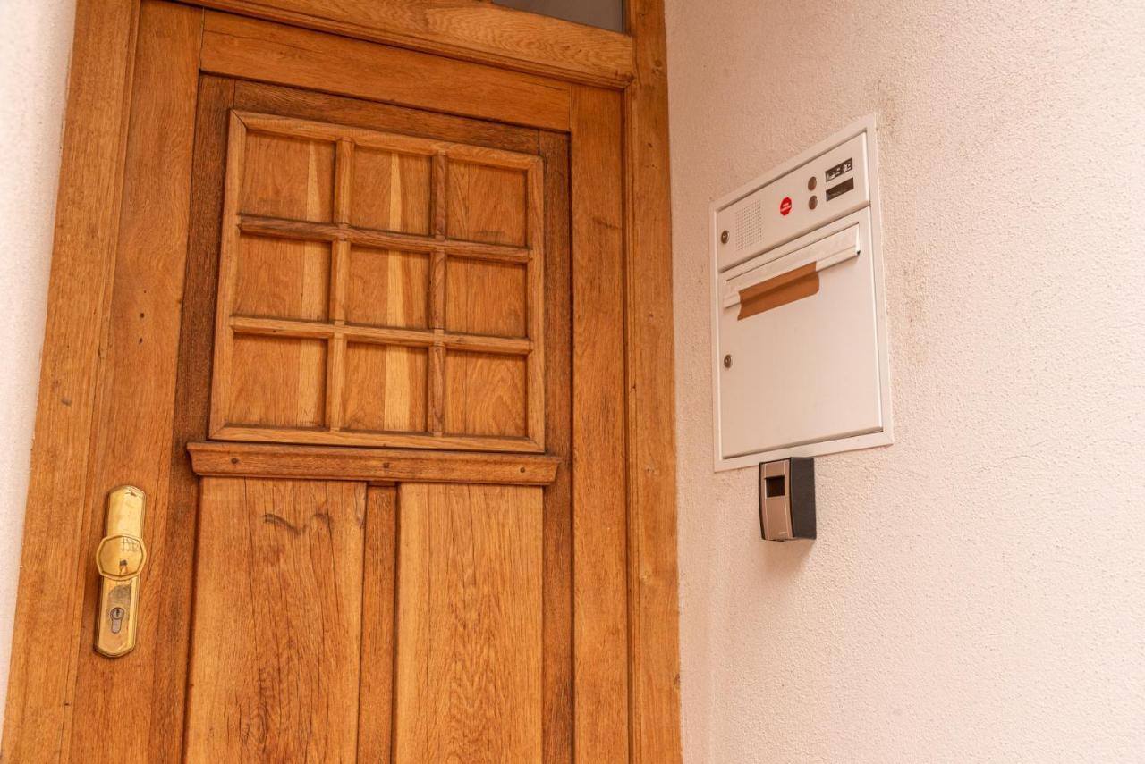 Designer Unterkunft In 15. Jahrhundert Altbau 75 M² Fuer Max. 4 Personen Appartement Eltville am Rhein Buitenkant foto