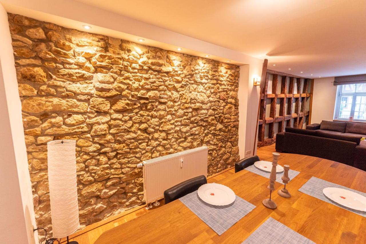 Designer Unterkunft In 15. Jahrhundert Altbau 75 M² Fuer Max. 4 Personen Appartement Eltville am Rhein Buitenkant foto