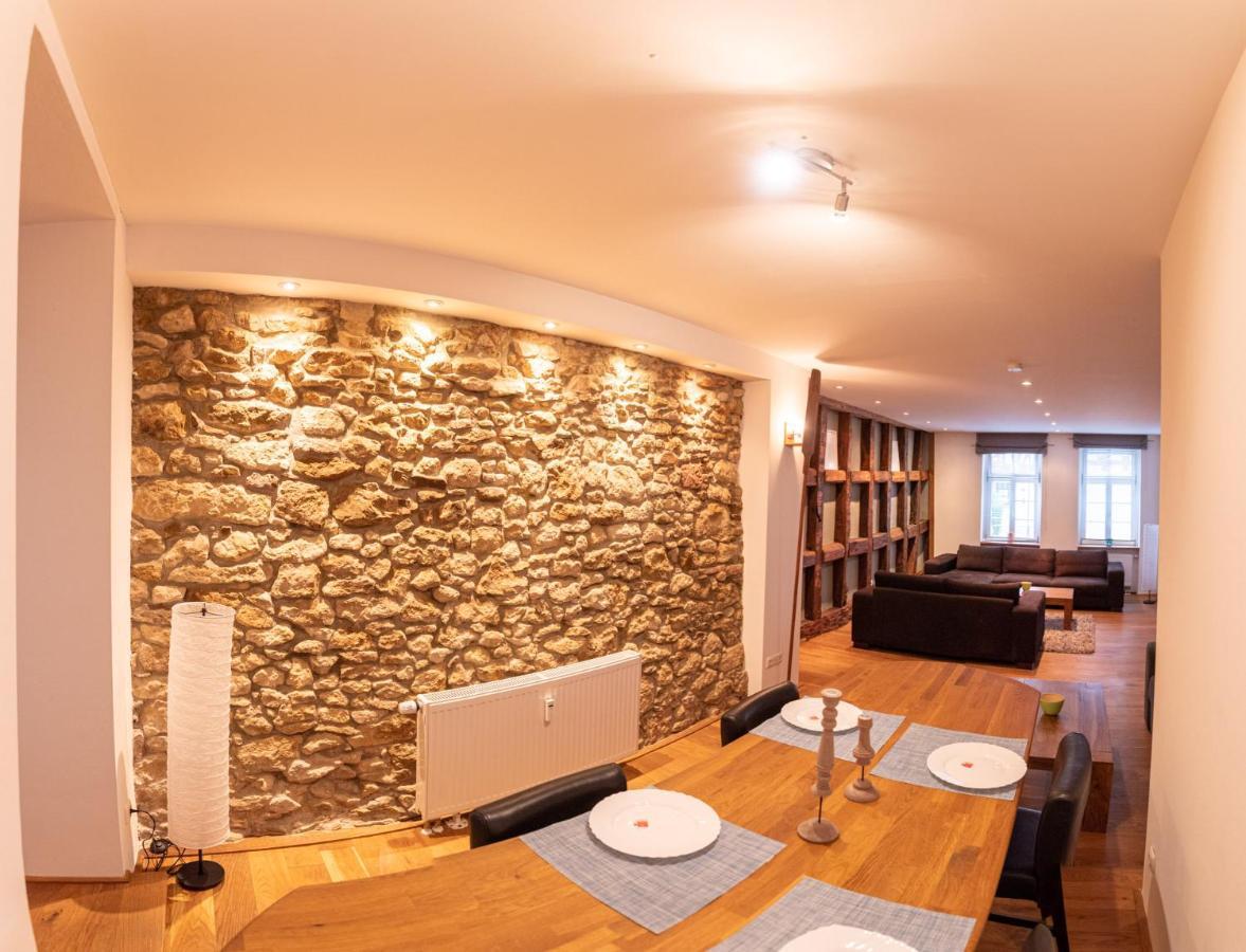 Designer Unterkunft In 15. Jahrhundert Altbau 75 M² Fuer Max. 4 Personen Appartement Eltville am Rhein Buitenkant foto