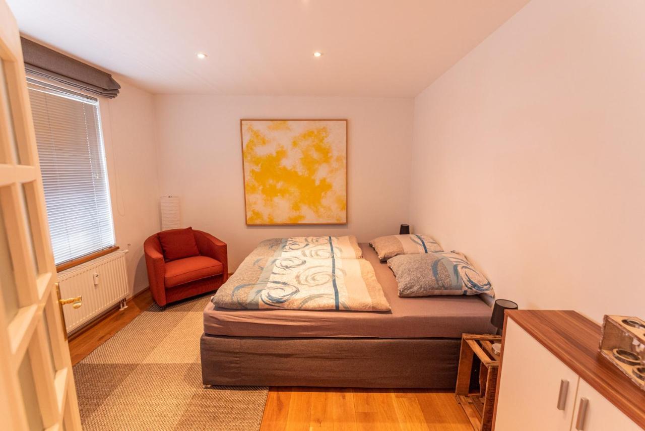 Designer Unterkunft In 15. Jahrhundert Altbau 75 M² Fuer Max. 4 Personen Appartement Eltville am Rhein Buitenkant foto