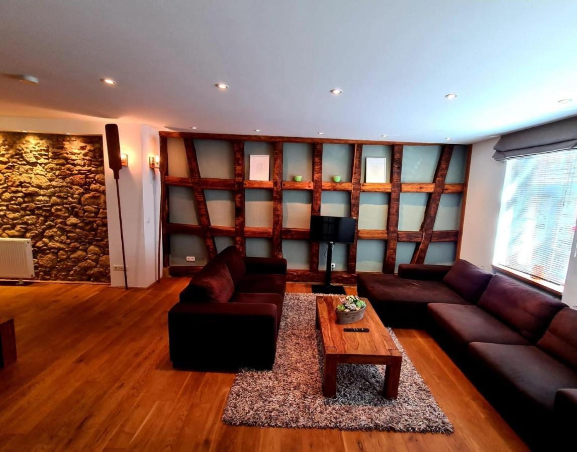 Designer Unterkunft In 15. Jahrhundert Altbau 75 M² Fuer Max. 4 Personen Appartement Eltville am Rhein Buitenkant foto