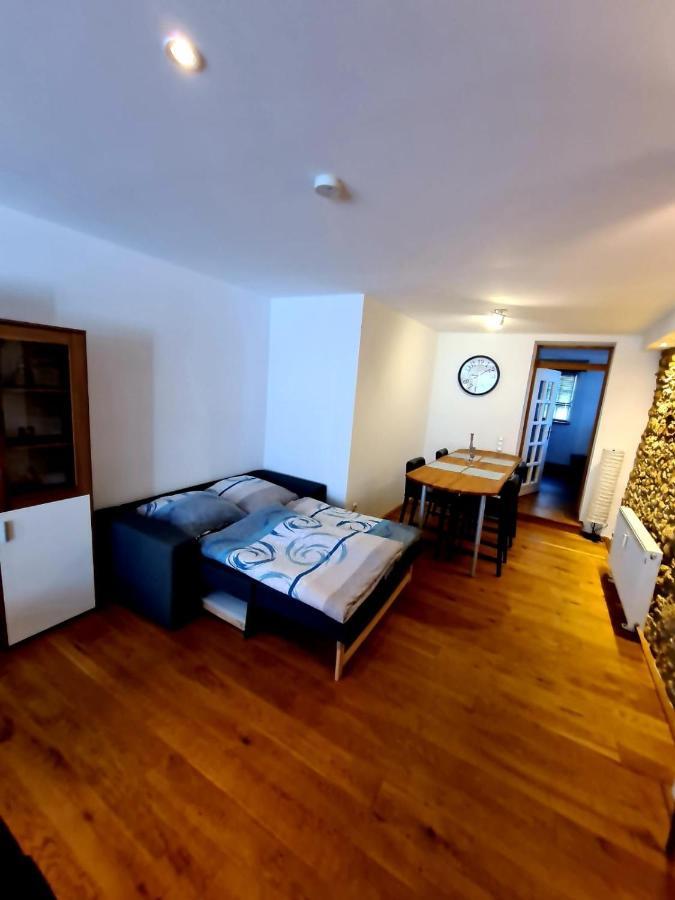 Designer Unterkunft In 15. Jahrhundert Altbau 75 M² Fuer Max. 4 Personen Appartement Eltville am Rhein Buitenkant foto
